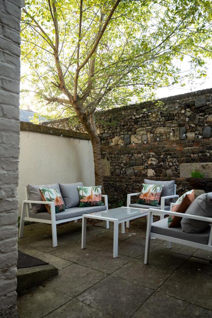 Stylish & Spacious City Centre 3-Bedroom Townhouse - Sleeps 6 Canterbury Exterior foto