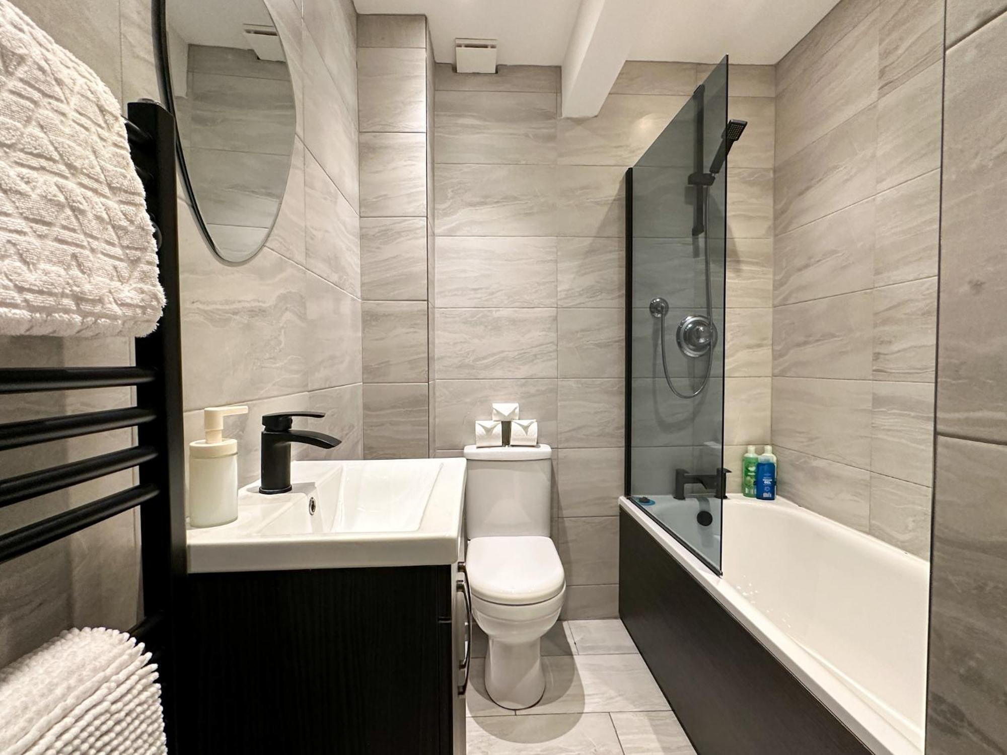 Stylish & Spacious City Centre 3-Bedroom Townhouse - Sleeps 6 Canterbury Exterior foto